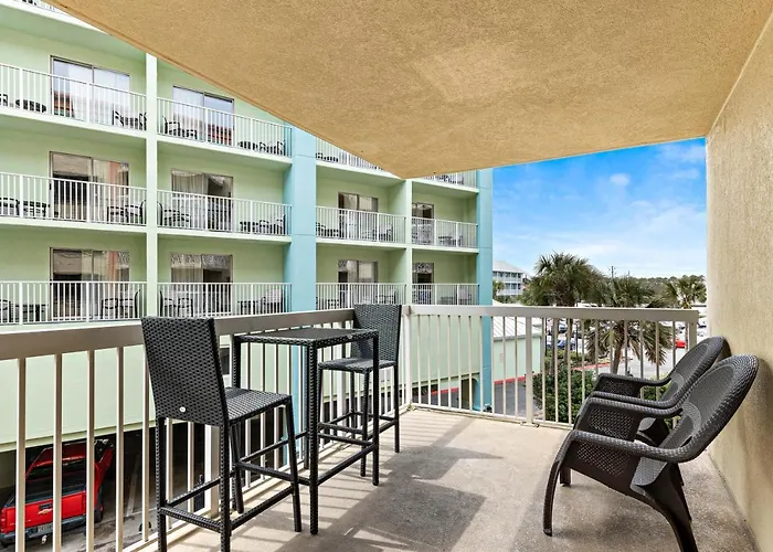 Harbor Place 206 *