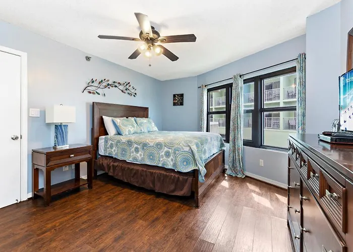 Harbor Place 206 *