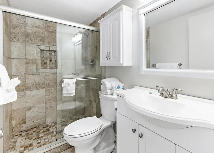 Harbor Place 206 *
